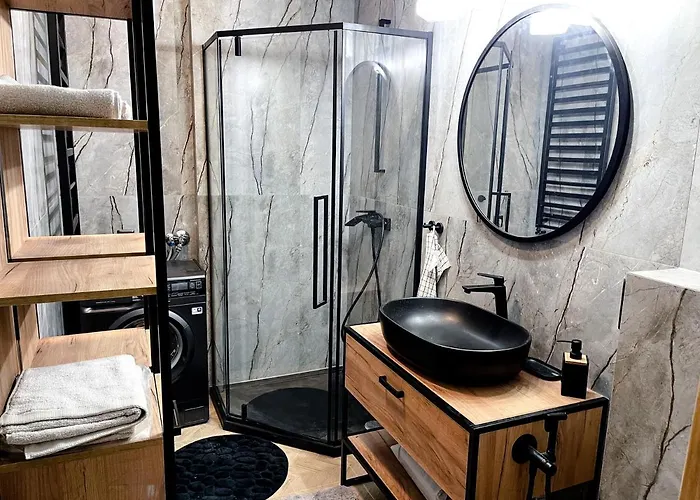 Perfect Powisle Apartment - With Parking Available